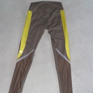 ALO yoga pants in great condition!
